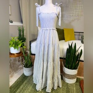 Maxi dress w/pockets tie shoulder